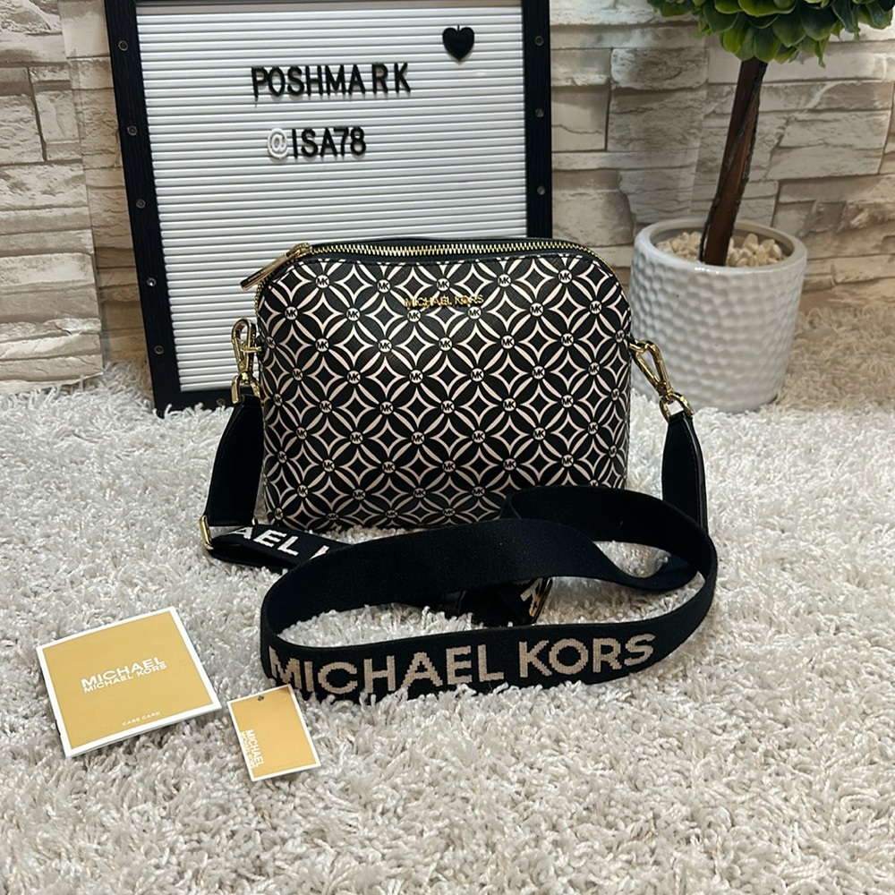 Michael Michael Kors Dome Black Cream Logo Cindy Crossbody